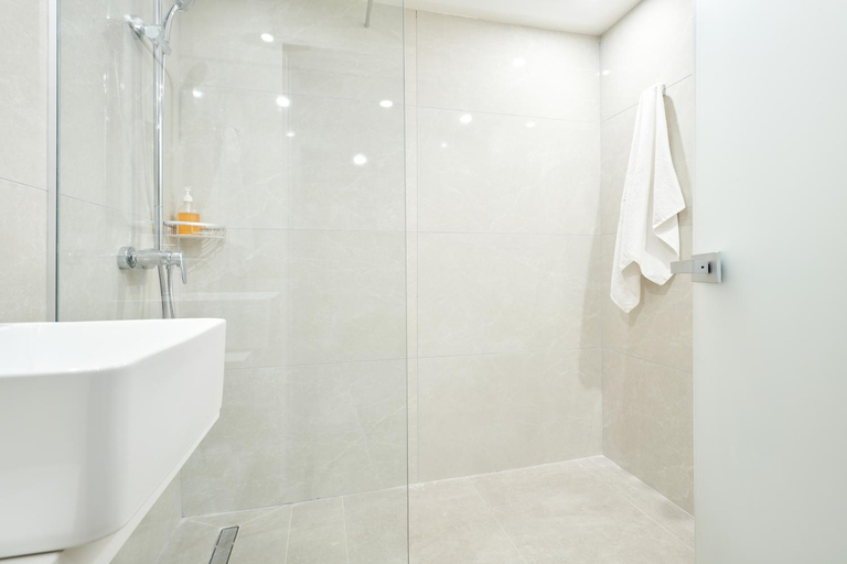 Bathroom 5, Eleni Holiday Village