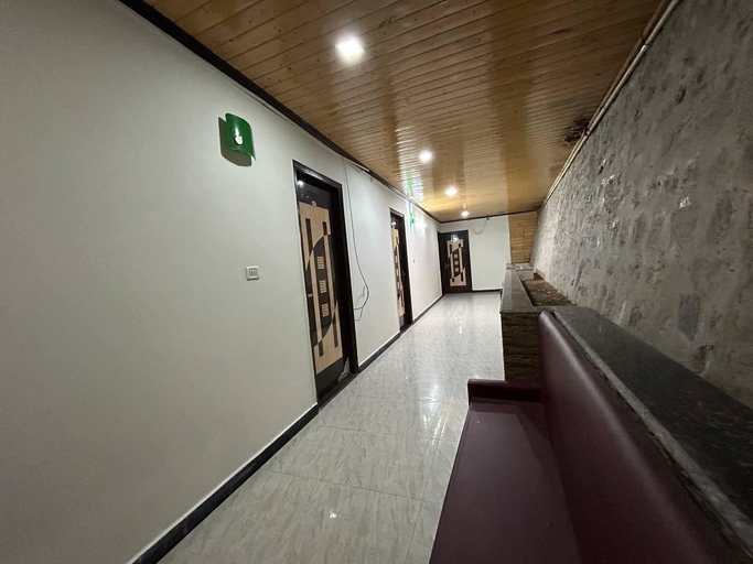 Public Area, Hotel 7 Heavens, Dehradun