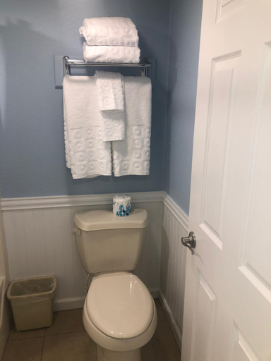 Bathroom 4, Beach View Hotel, Sussex
