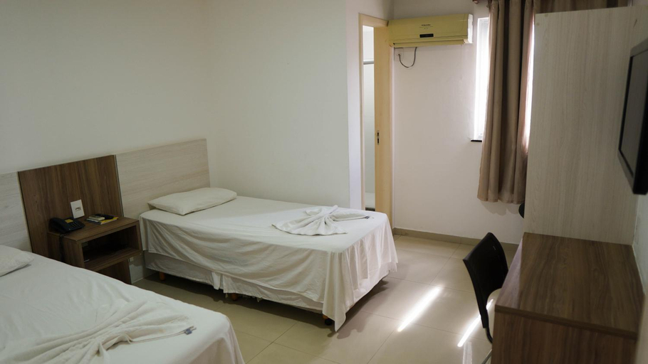 Bedroom 3, Hotel Bizzon, Jequié