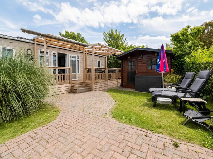Exterior 2, Luxury Chalet With Garden in Quiet Location in Renesse, Schouwen-Duiveland