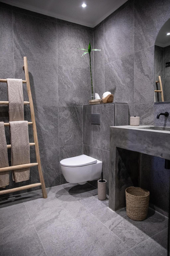Bathroom 5, Primi Sea castle, City of Cape Town