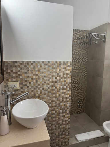Bathroom 4, Hotel Lyon, Distrito Federal