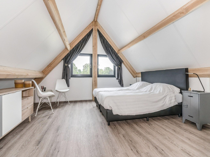 Bedroom 2, Holiday Home in Netherlands with Pond View, Baarle-Nassau