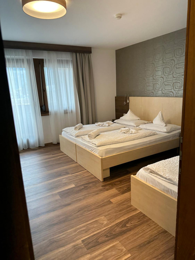Bedroom 2, Hotel Klammer, Bolzano