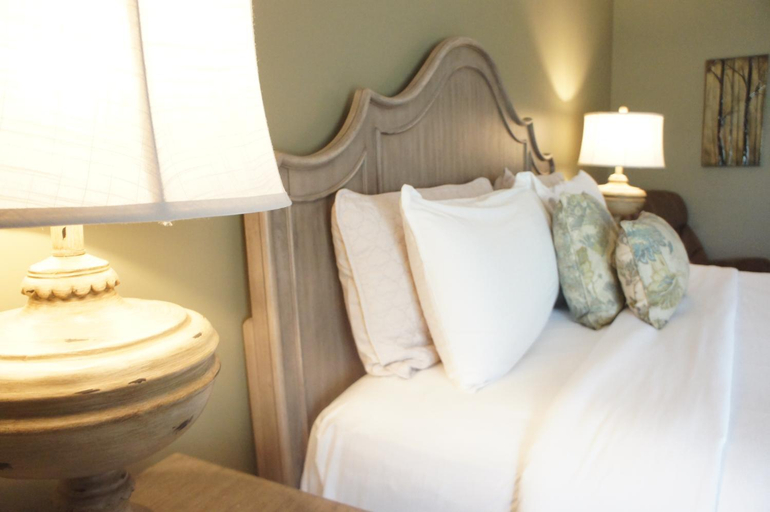 Bedroom 2, Magnolia Creek Lodge, Houston