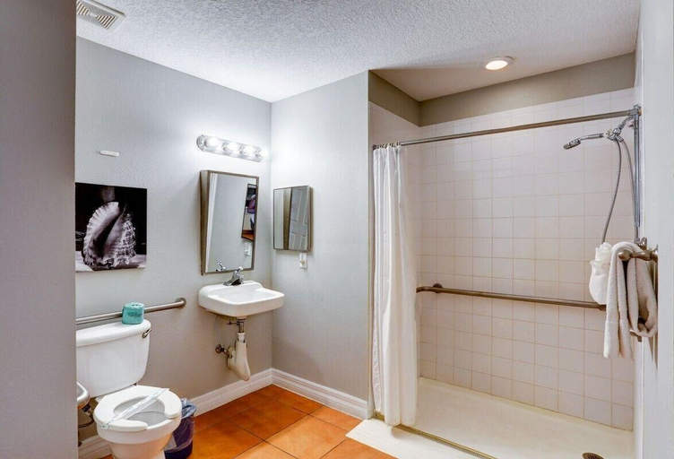 Bathroom 5, Madeira Bay Resort II - 606, Pinellas