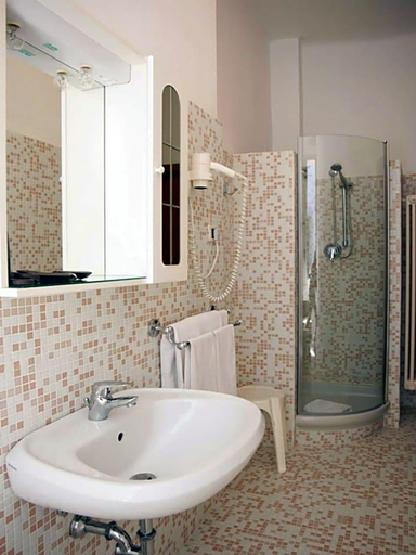 Bathroom 4, Albergo Rossini 1936, Bologna