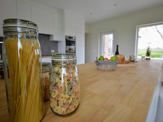 Food & Drinks 5, Mansion in Roesbrugge with Garden, West-Vlaanderen