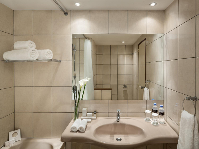 Bathroom 5, Hôtel Des Mille Collines, Nyarugenge