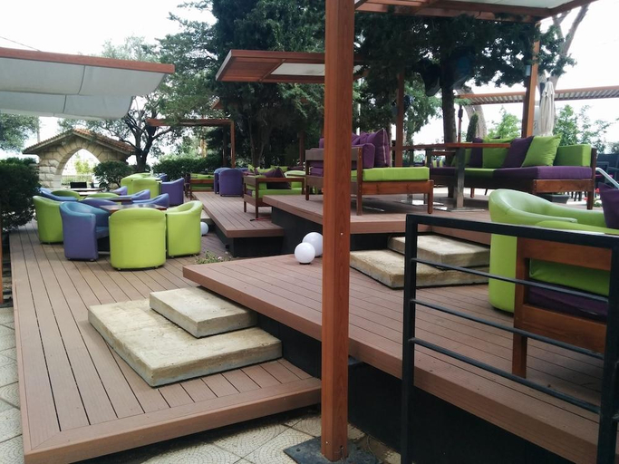 Others 5, GARDEN HOTEL, El Metn