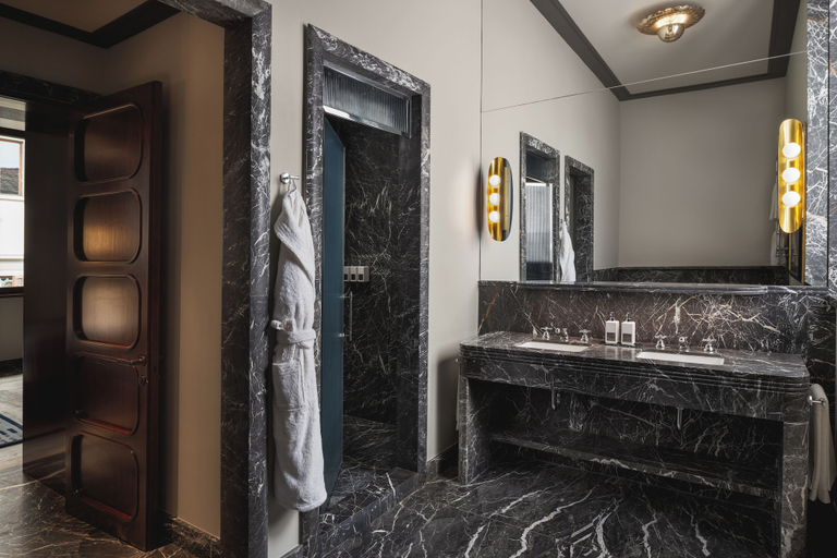 Bathroom 2, Palazzo Ottaviani Luxury Apartments, Florence