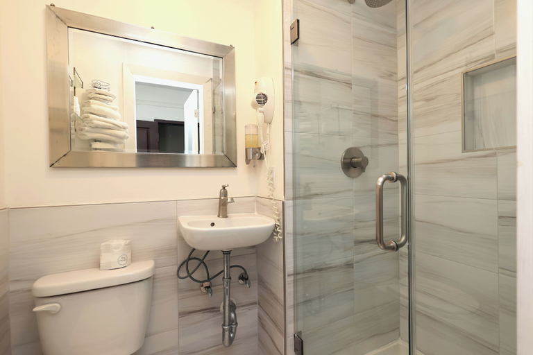 Bathroom 4, Casa Loma Hotel, San Francisco