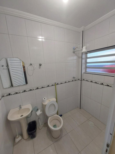 Bathroom 3, Colônia Derivados de Petróleo, Praia Grande