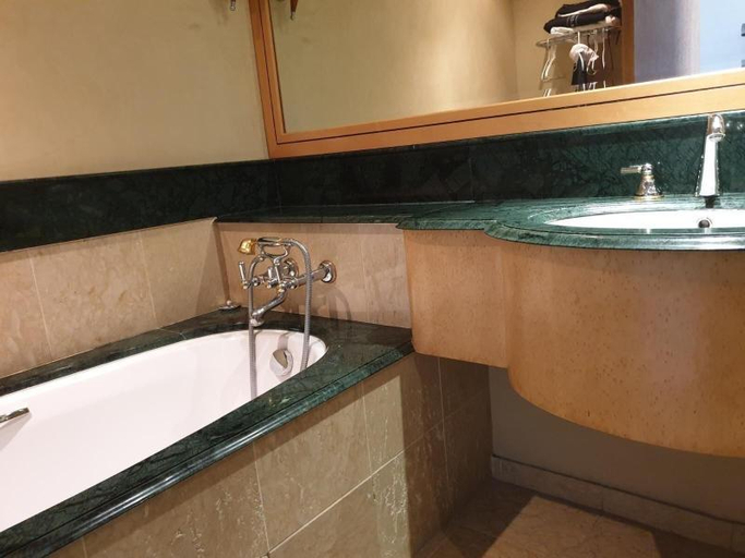 Bathroom, Leeuwenzee Guesthouse - Luxury Room With Self Catering, City of Cape Town