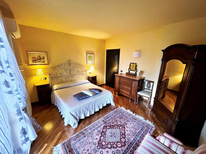 Bedroom 2, Villa in Marsciano with Pool near Lake Trasimeno, Perugia