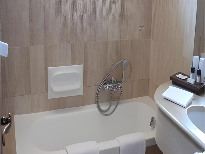 Bathroom 4, Metropole Hotel by Semarah, Riga