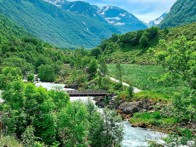 Others 4, Seaside Serenity in Hardangerfjord-By Traum, Kvam