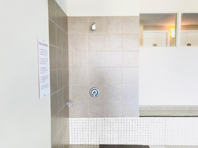 Bathroom 4, BA Hotel, Division No. 8