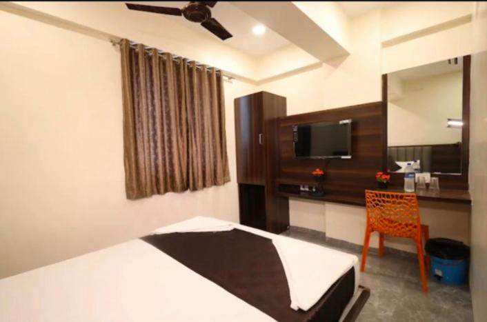 Others 3, R K Residency Mahape, Thane