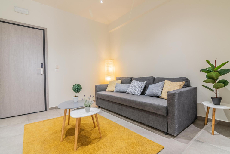 Room 5, Plenty Apartments, Attica