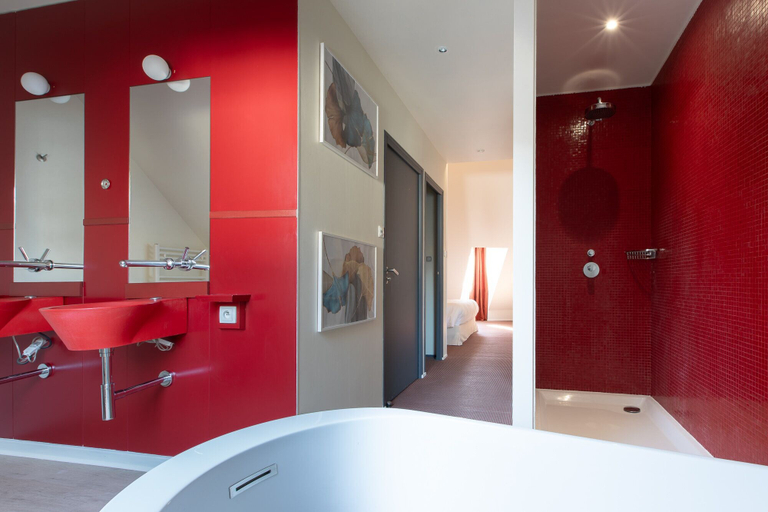 Bathroom 5, La petite fugue, Côte-d'Or