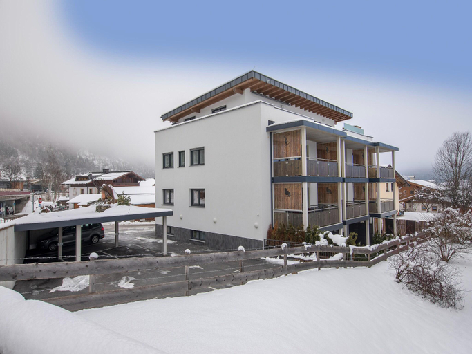 Others 4, Apartment in Neukirchen by Wildkogelbahn, Zell am See