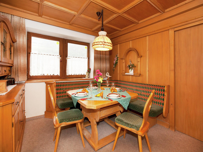 Others 4, Apartment in Pettneu near St. Anton Ski Slopes, Landeck