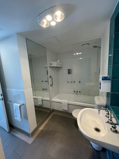 Bathroom 4, Melbourne South Yarra Central Apartment Hotel, Melbourne
