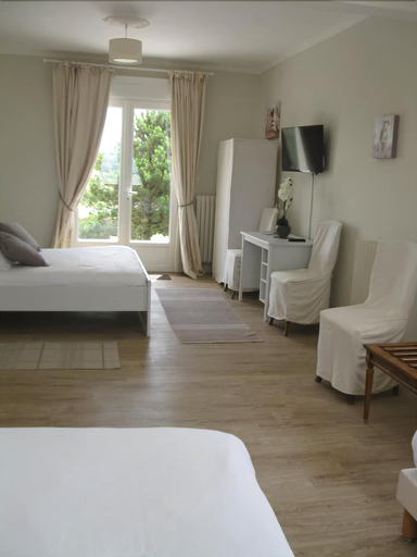 Room 4, Villa Port Winston B&B, Calvados