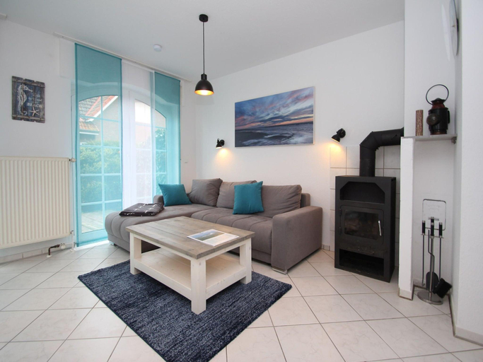 Others 5, Ferienhaus in Dornum mit Garten, Aurich