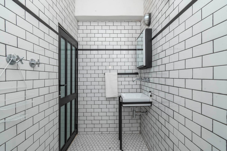 Bathroom 3, HAVN Aparthotel by Totalstay, City of Cape Town
