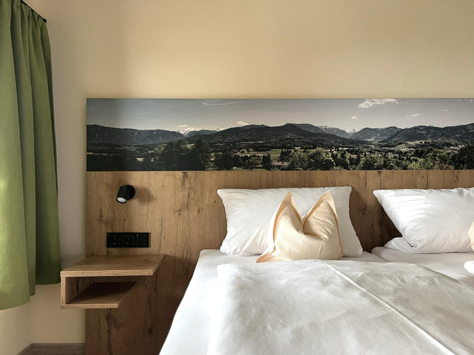 Bedroom 2, Alpengasthof Hochberg - Familie Gruber, Traunstein