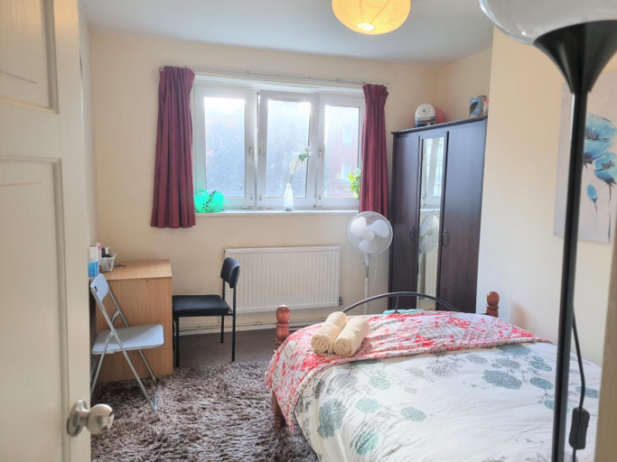 Others 5, London Rooms, London