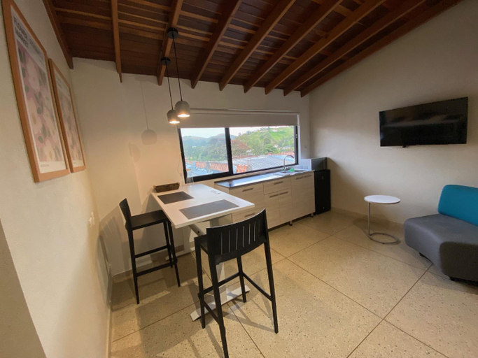 Others 5, Hotel La Vega, Concepción