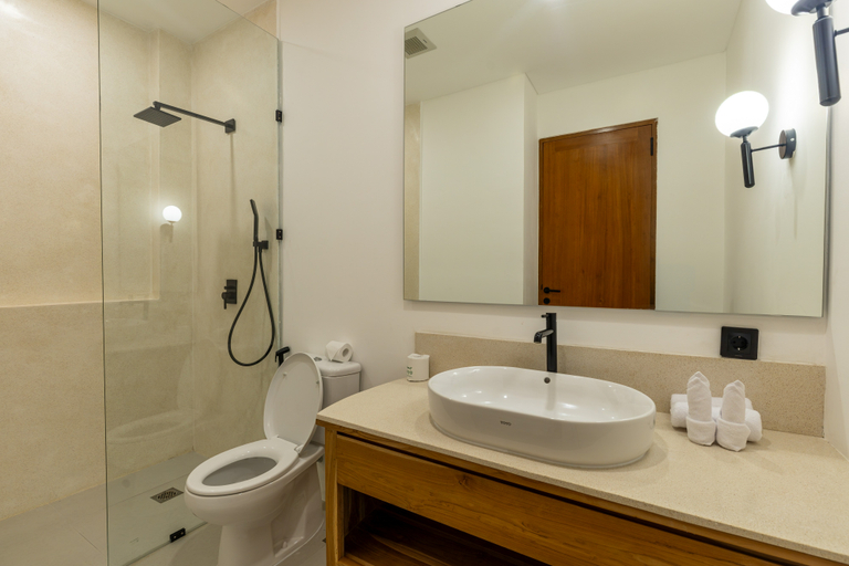 Bathroom 5, Amal Villa Unit 5 by Betterplace, Badung