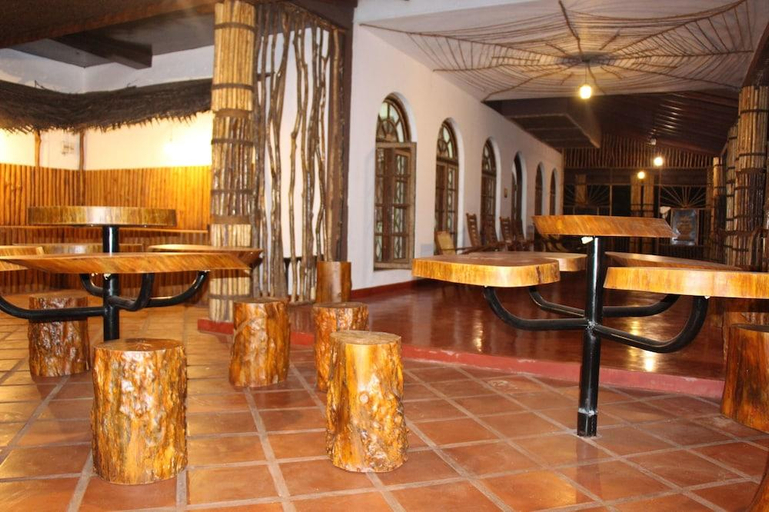 Food & Drinks 3, Xotic Resort, Mawathagama