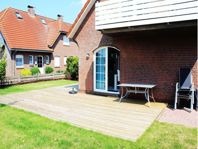 Exterior & Views, Ferienhaus in Dornum mit Garten, Aurich