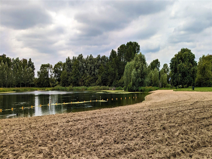 Others 3, Nice holiday home near the waterfront, Bernisse