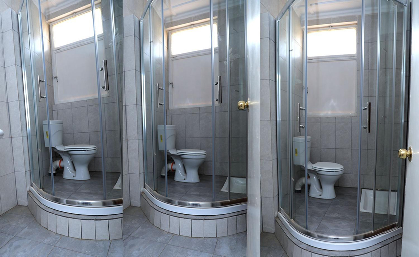 Bathroom 3, Park Hotel, Lubumbashi