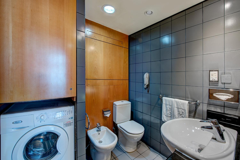 Bathroom 4, J5 Hotels - Port Saeed, Dubai
