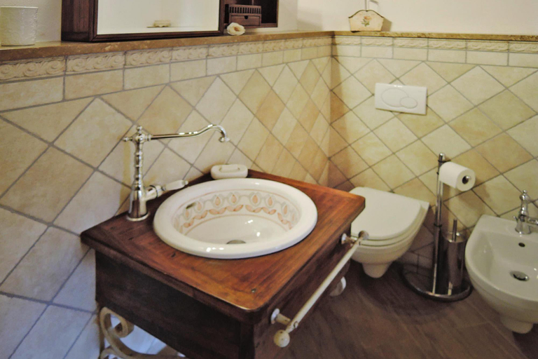Others 4, Villa in Vinci with Private Pool Vineyard Views, Pistoia