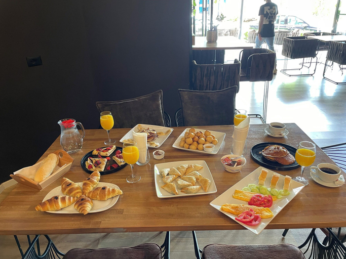 Food & Drinks 5, Suites Kozi, Sarandës