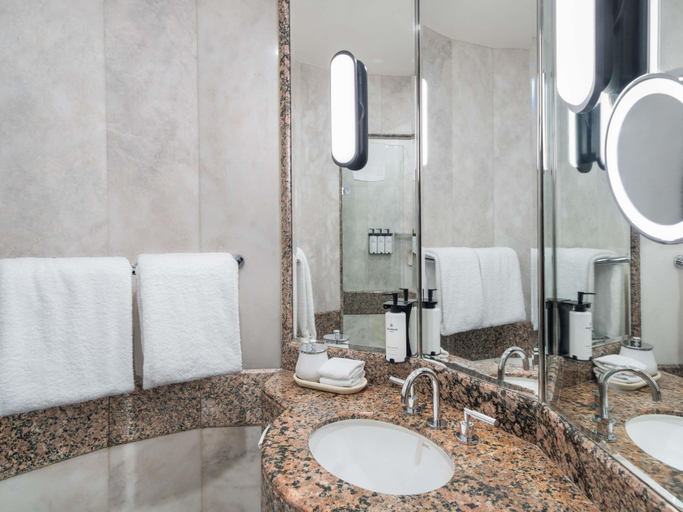 Bathroom 7