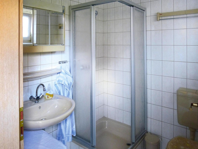 Bathroom, Doppelhaushaelfte in Nessmersiel, Aurich