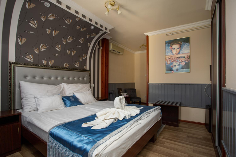 Bedroom 3, Illes Hotel, Szeged