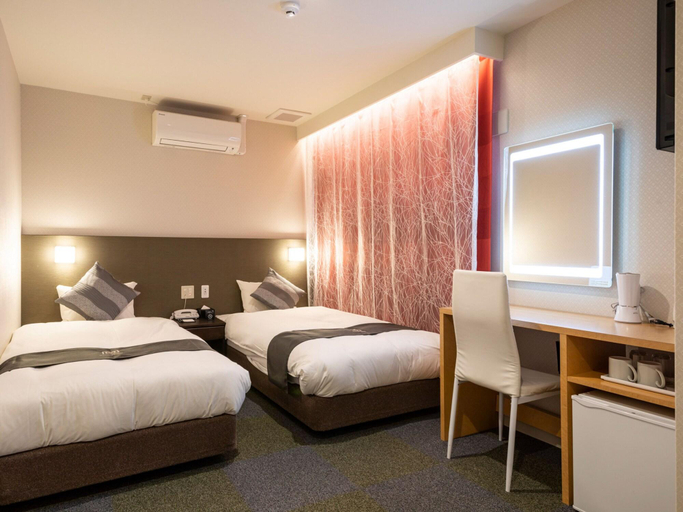 Room 3, Tgm Uehonmachi, Osaka