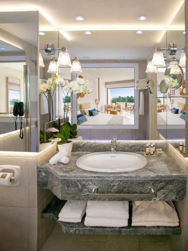 Bathroom 4, Azia Resort & Spa