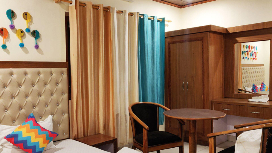Bedroom 2, goSTOPS Mussoorie, Picture Palace, Dehradun