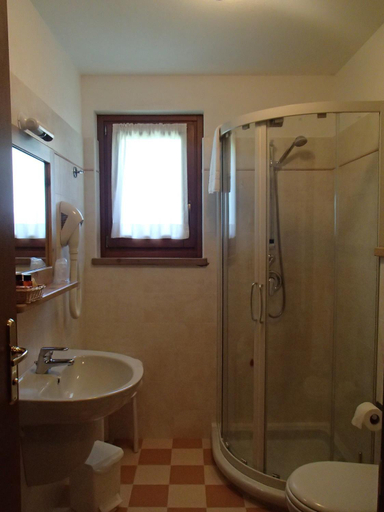 Bathroom 2, Le Rocher Hotel, Aosta